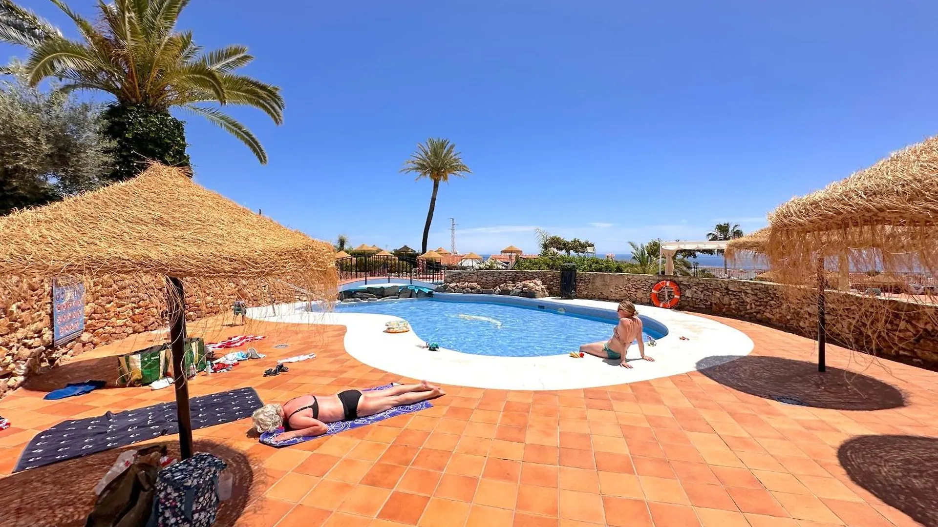 Los Naranjos 11B Capistrano Casasol 네르하 아파트