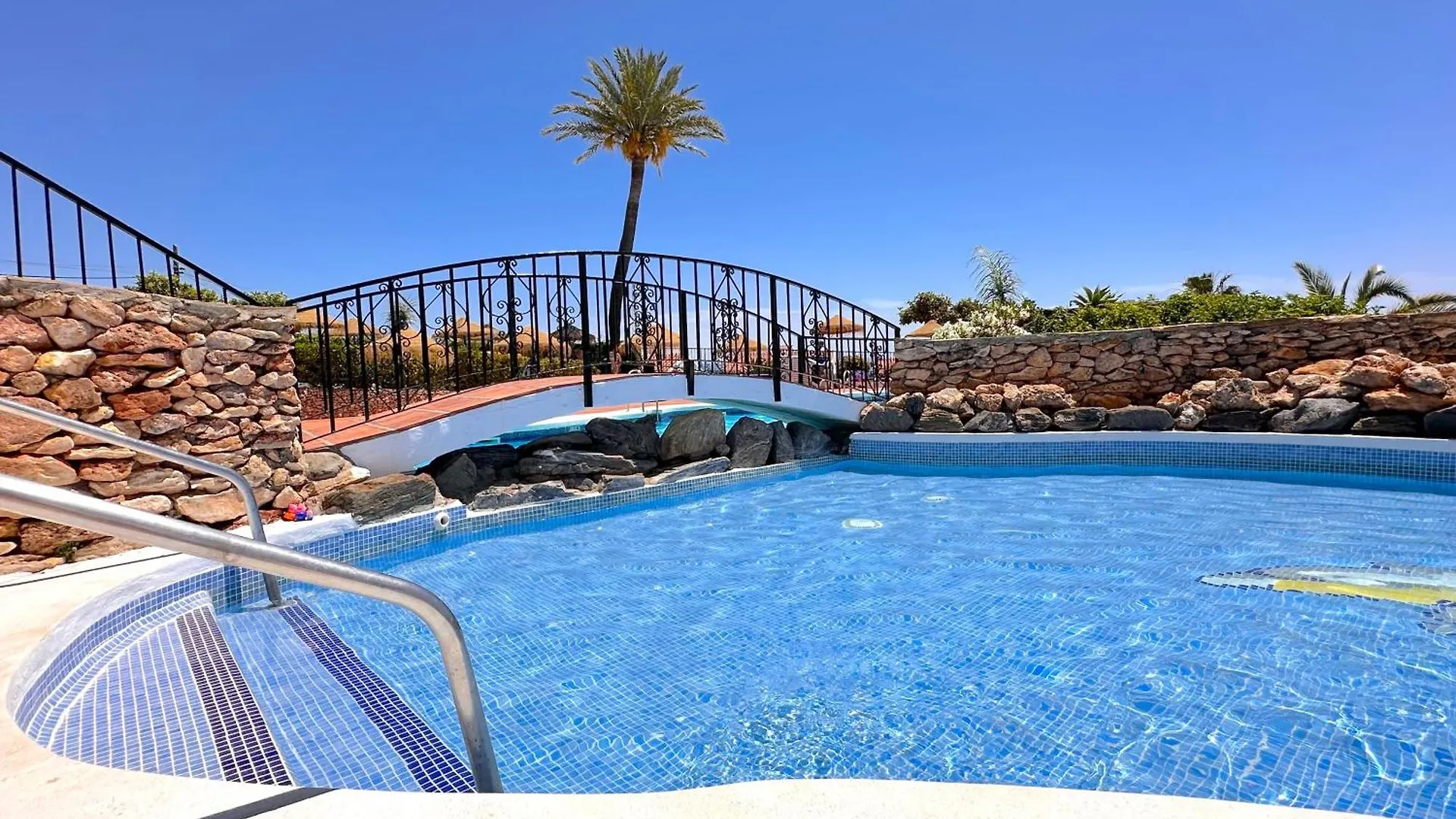 아파트 Los Naranjos 11B Capistrano Casasol 네르하 스페인